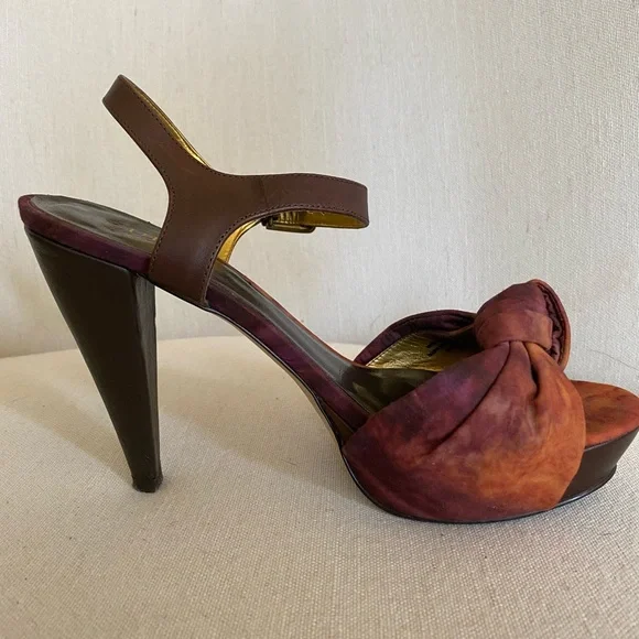 Guess Platform Heels - Picture 1 of 6